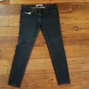 Hollister skinny jeans (SIZE 11R)